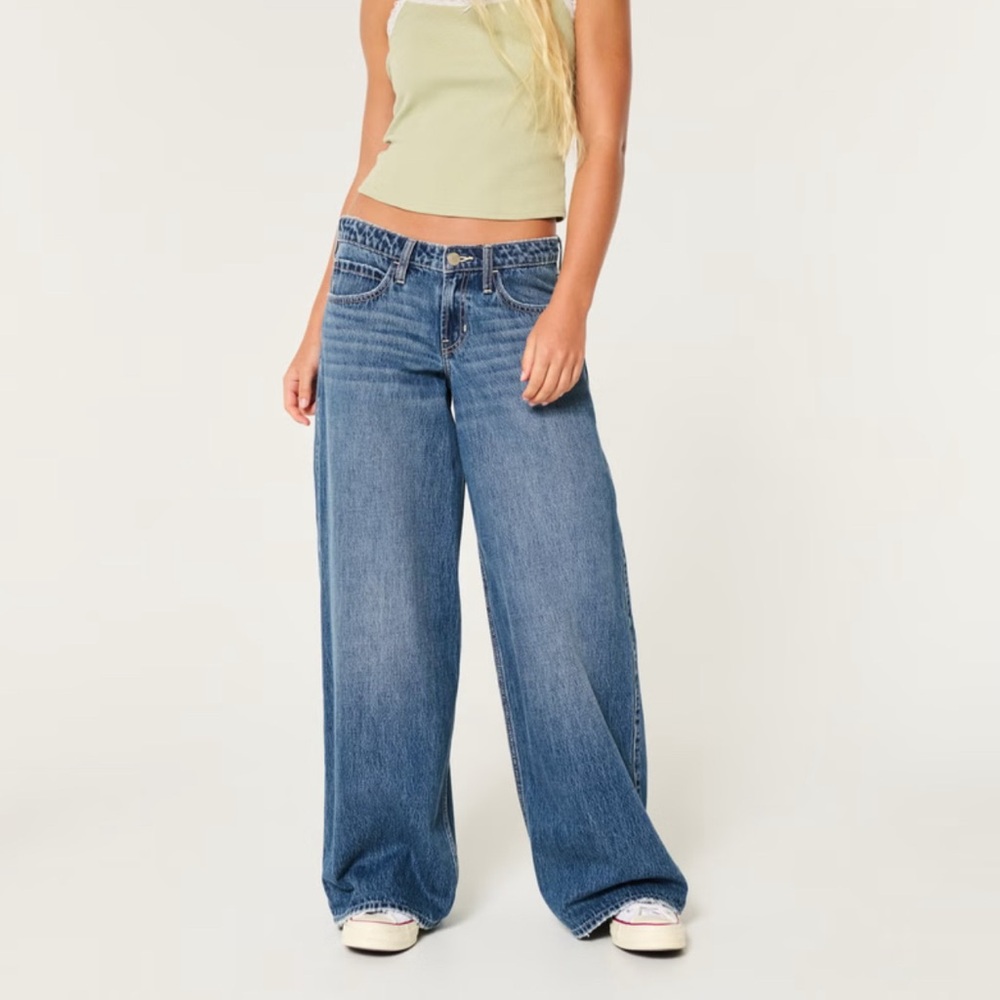 Hollister Low-Rise Super Baggy Jeans in Blue